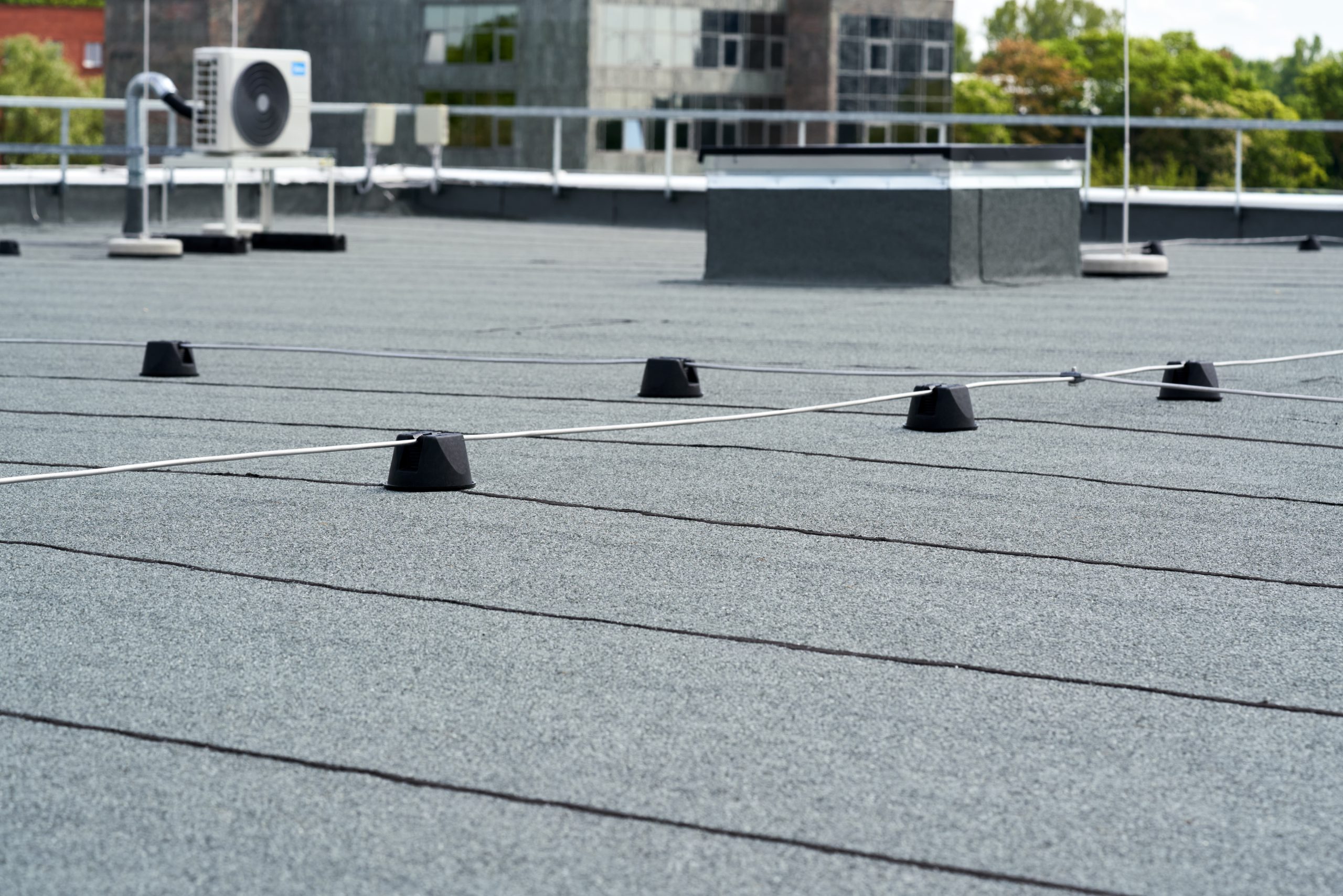 Why Hiring a Professional Roofing Company for Flat Roof Repair Chicago is Essential