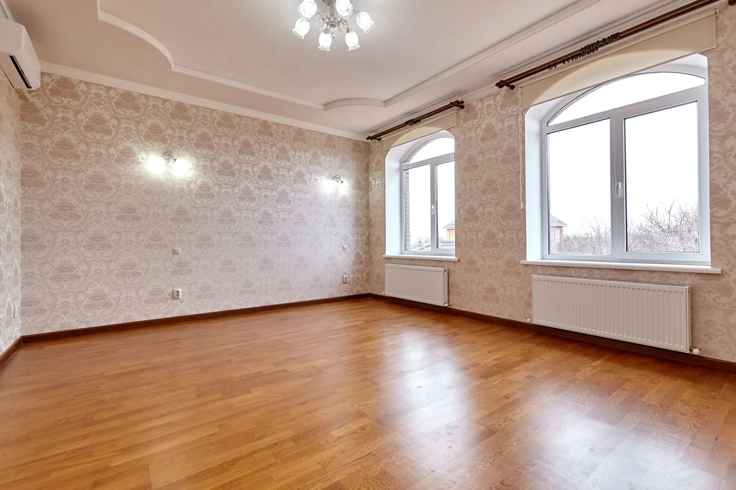 Hardwood Floor Refinishing Near Me in Schaumburg